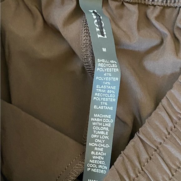 New with tag Vuori villa wideleg dark brown pajama women’s size M - Picture 4 of 8